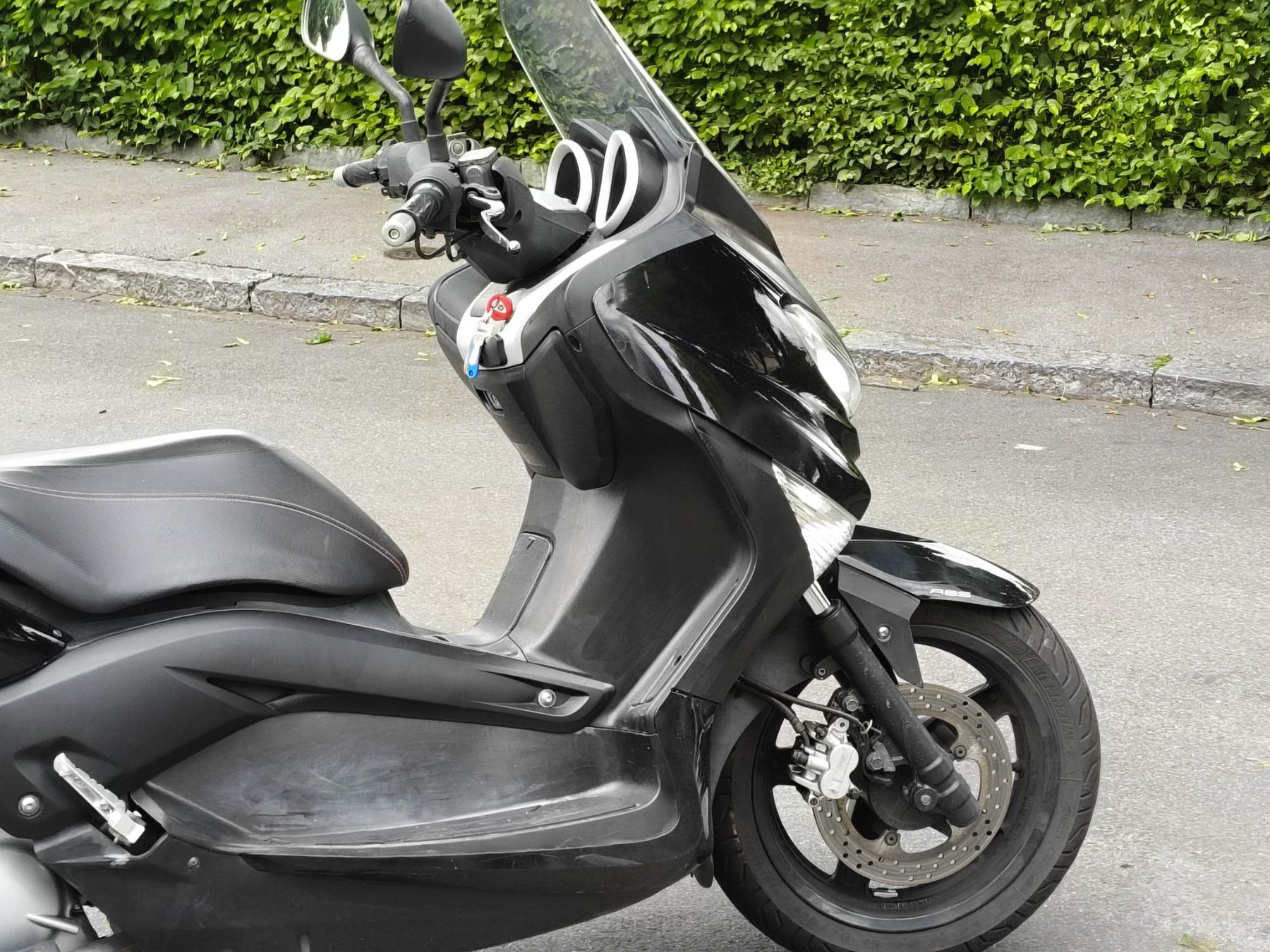 Yamaha Strada: YAMAHA XMAX 250 AUTOMAT 2012 MIT NEUE MFK – Usato da Flamatt venduto da Ij3p.s7f 2