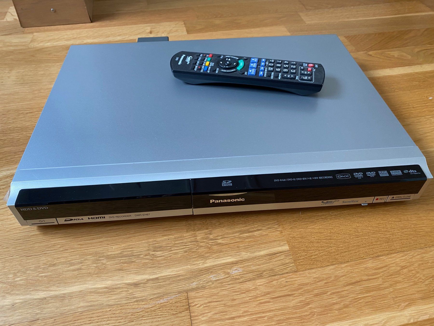 Panasonic Multimediaplayer & Streamer: Panasonic DMR - EH67 HDD-DVD-Recorder – Gebraucht aus Meggen von