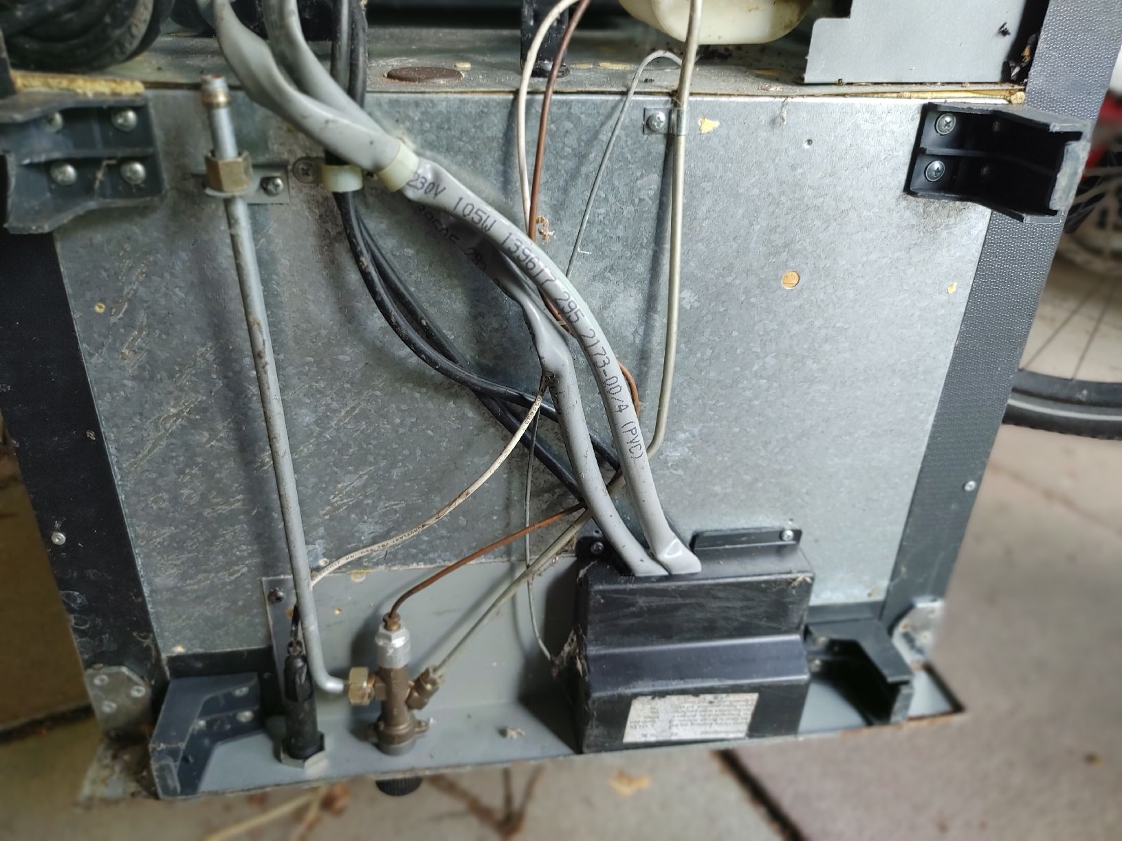 Frigoriferi: Kühlschrank Electrolux Gas/ 220V /12 Volt – Usato da REGENSDORF venduto da velio 3
