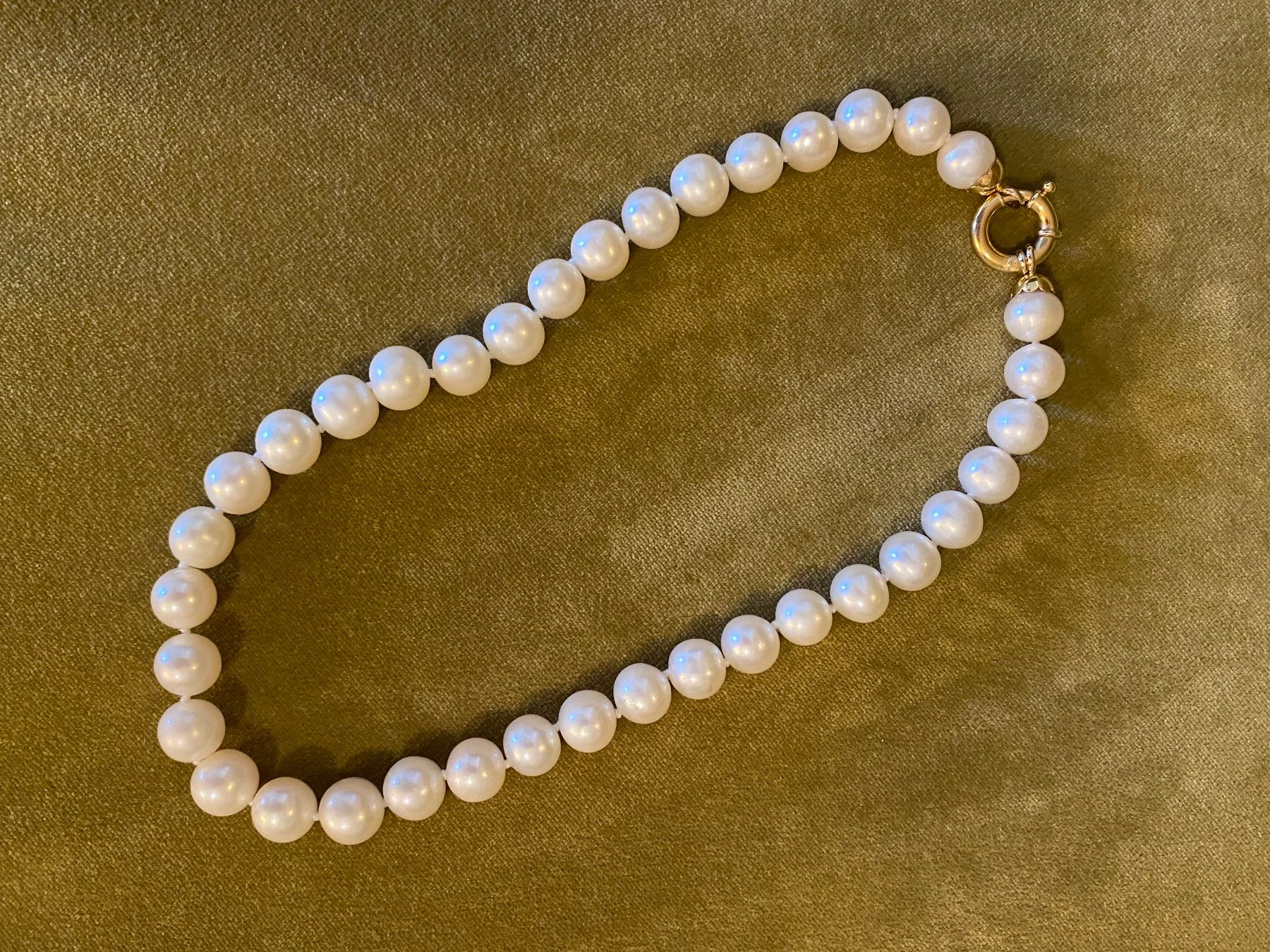 Catenine: Collier perles blanches – Usato da St-Blaise venduto da NSUTT1953