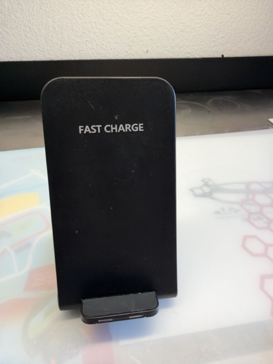 Chargements: Chargeur universel  – Neuf (Voir description) à Morges par pas_q2n2