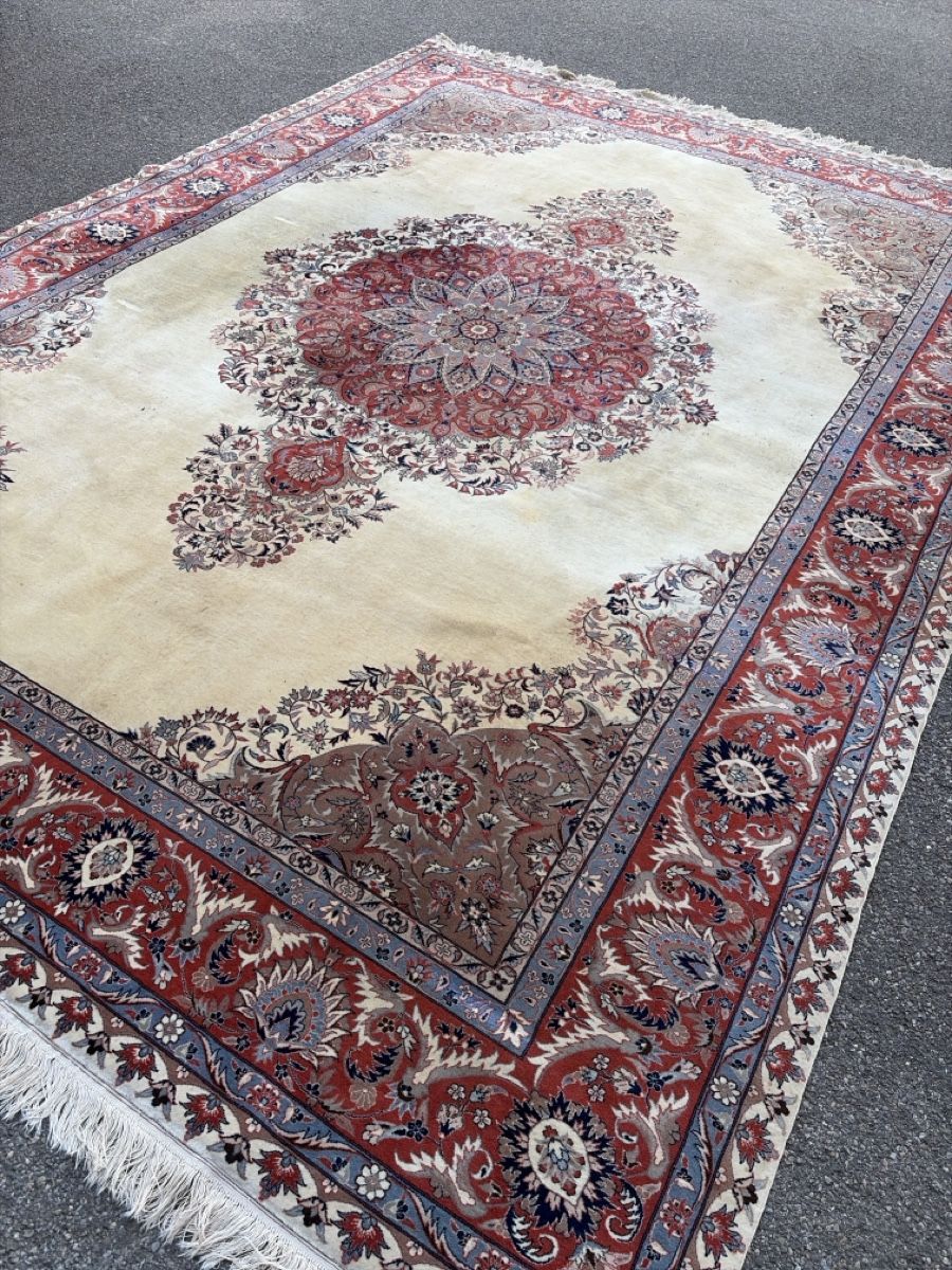 Tappeti: China İsfahan  – Usato da Wängi venduto da Tesimo 1