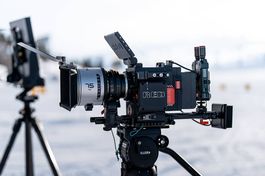 DZO PAVO 2x anamorphic lenses EF / PL