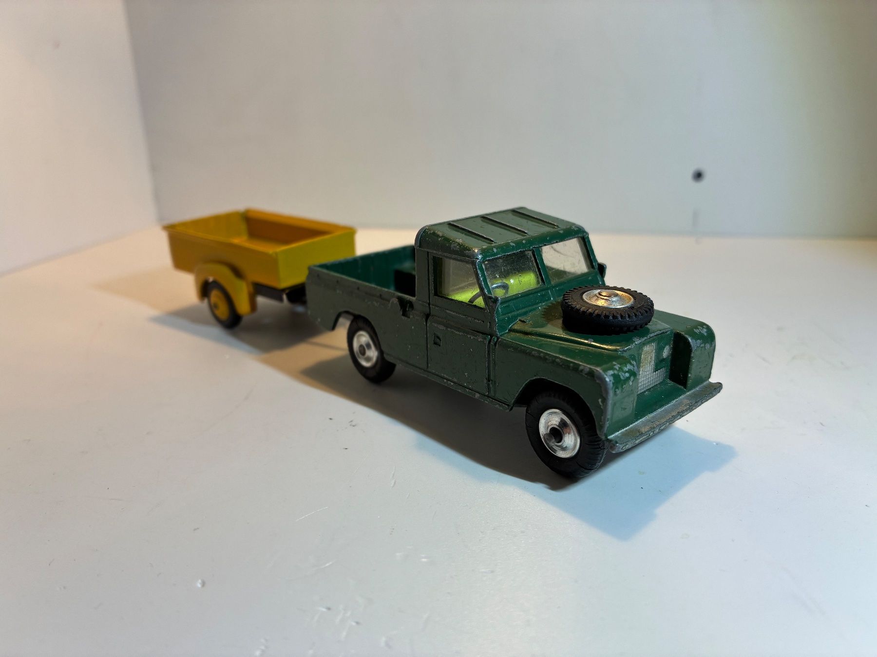 Corgi Toys Modellautos: Corgi Landrover mit Trailer – Gebraucht aus Gümmenen von Supererland 1