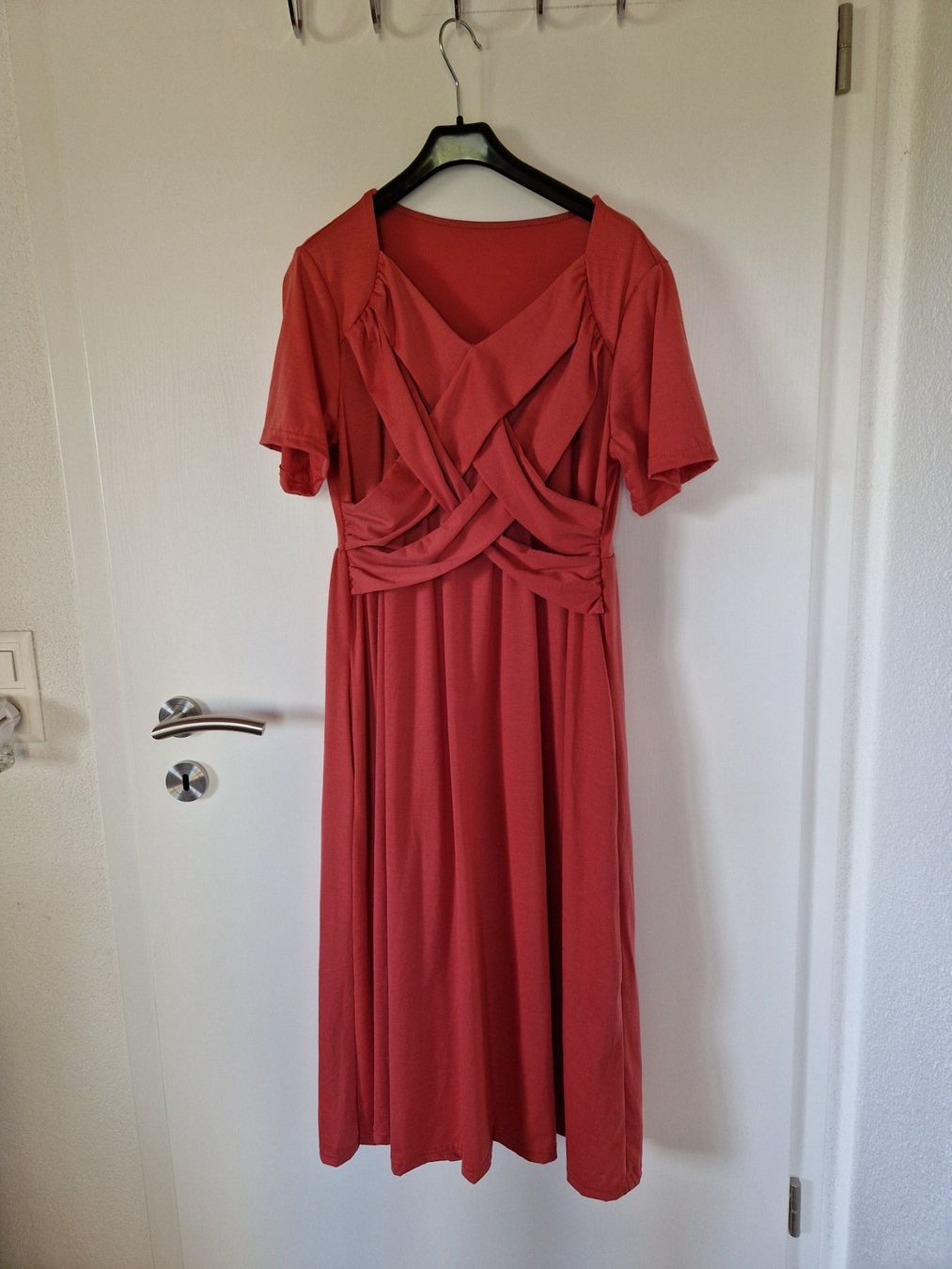 Vestiti: Elegantes Kleid – Nuovo (secondo la descrizione) da Hombrechtikon venduto da Vre_l9t8