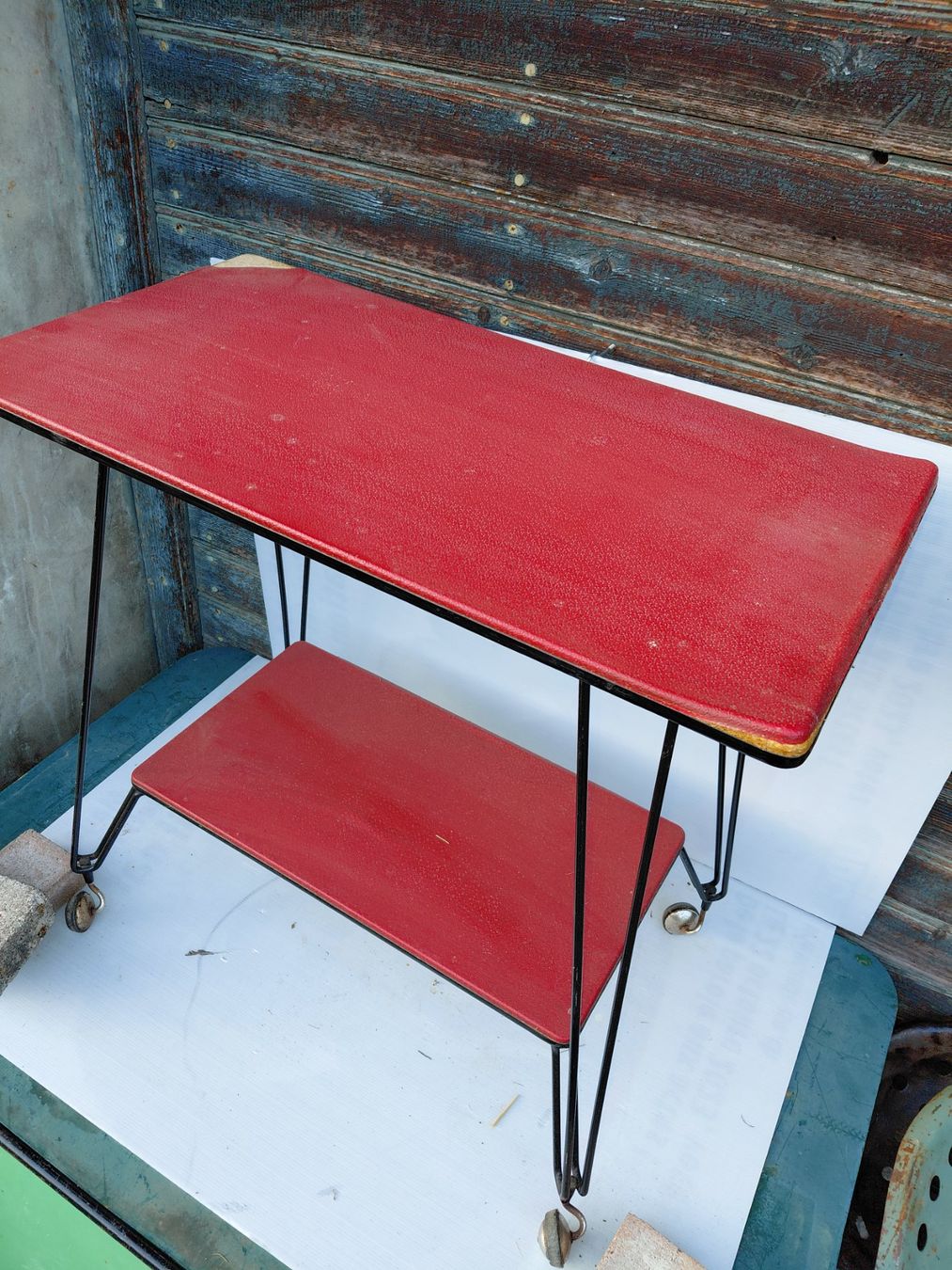 Servierwagen: Desserte à roulettes vintage – Defekt aus Noiraigue von pel_ny7d