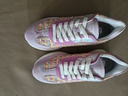 Sneaker