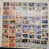 Pokémon-Karten Sammlung mit Box, vers. Sets