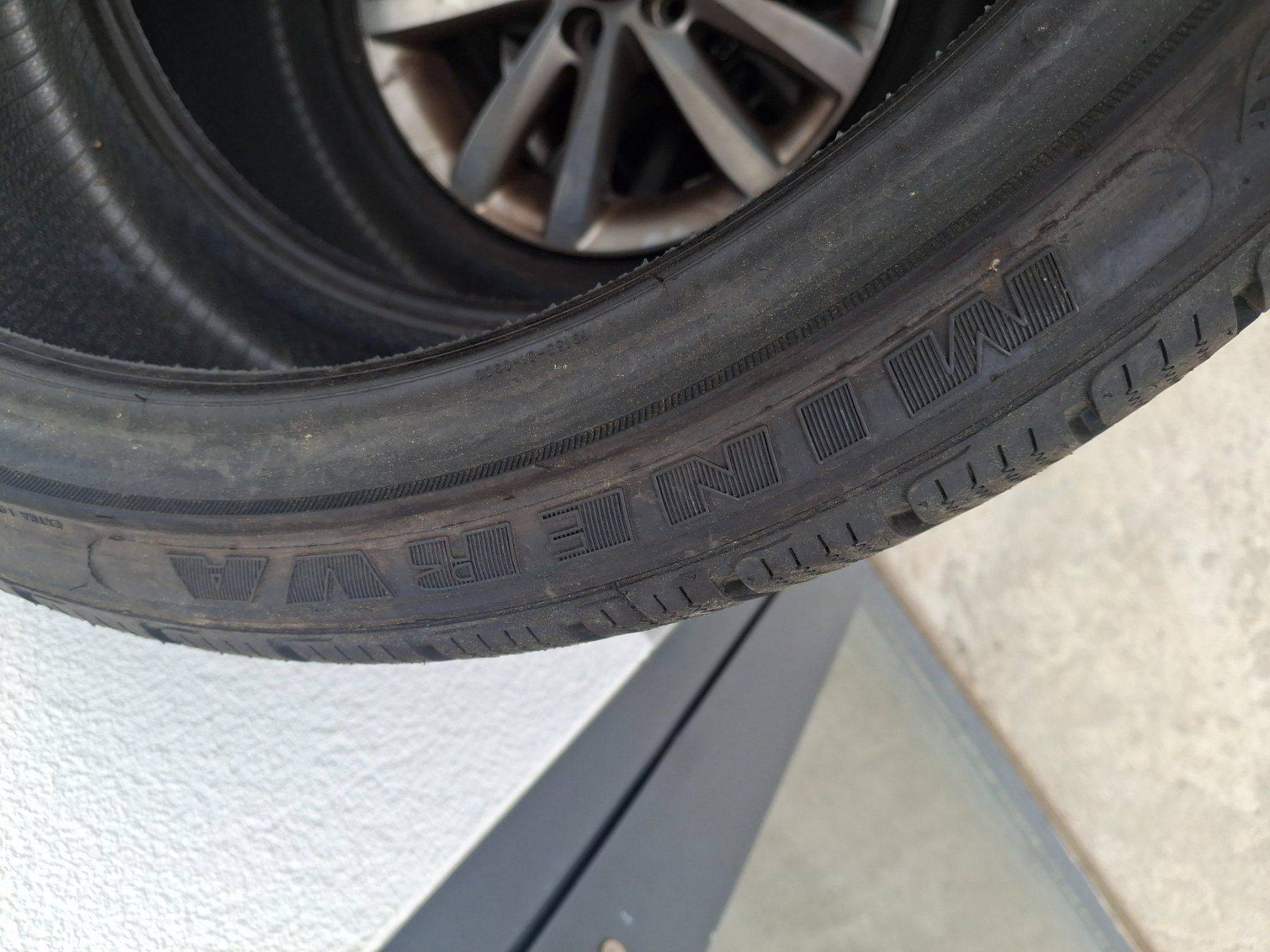 Minerva Pneumatici & Ruote complete: 2Skt. Winterpneu 235/35 R19 – Nuovo (secondo la descrizione) da Goldingen venduto da mllerr2007
