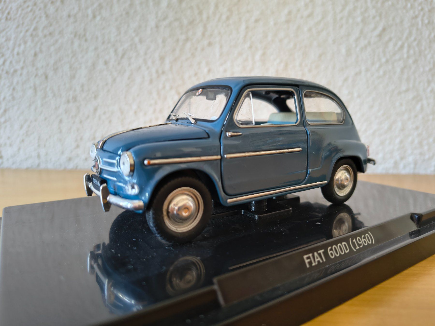 Fiat Modellini d'auto: FIAT 600D (1960) – Nuovo (secondo la descrizione) da Oberglatt ZH venduto da ang_7znb 9
