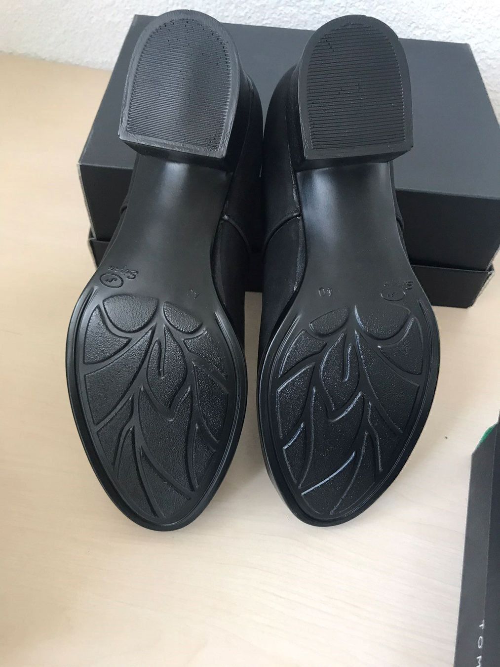 Scarpe da donna: Schwarze Damenschuhe mit Absatz – Nuovo e nell'imballaggio originale da Glattpark-Opfikon venduto da Anahita-R 2
