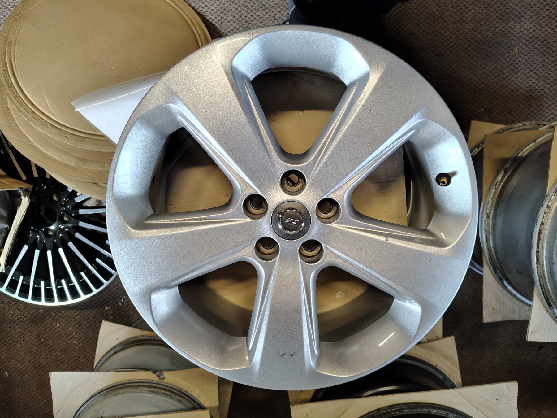 Opel Cerchioni: Opel Mokka Alufelgen 18" – Usato da Neudorf venduto da BurkiLU 1