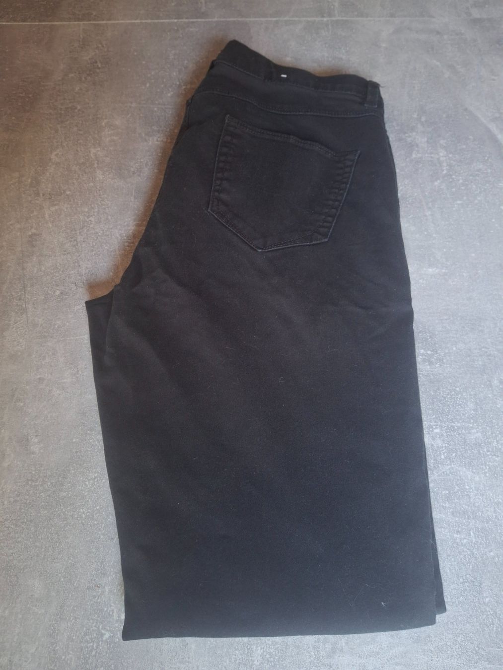 Pantaloni: Pantalon taille élastique grandeur 40 marque Camaïeu – Usato da Villiers venduto da san_jn5w 6