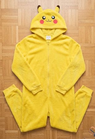 Pyjama Pikachu jaune enfant taille 110-116 bon état