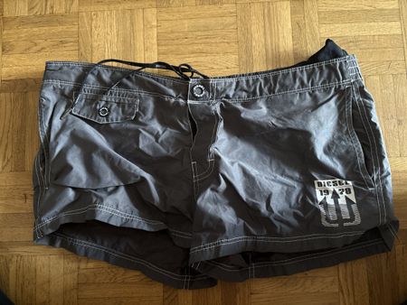 Shorts DIESEL SEA-G Gris-Noir taille L Bon état