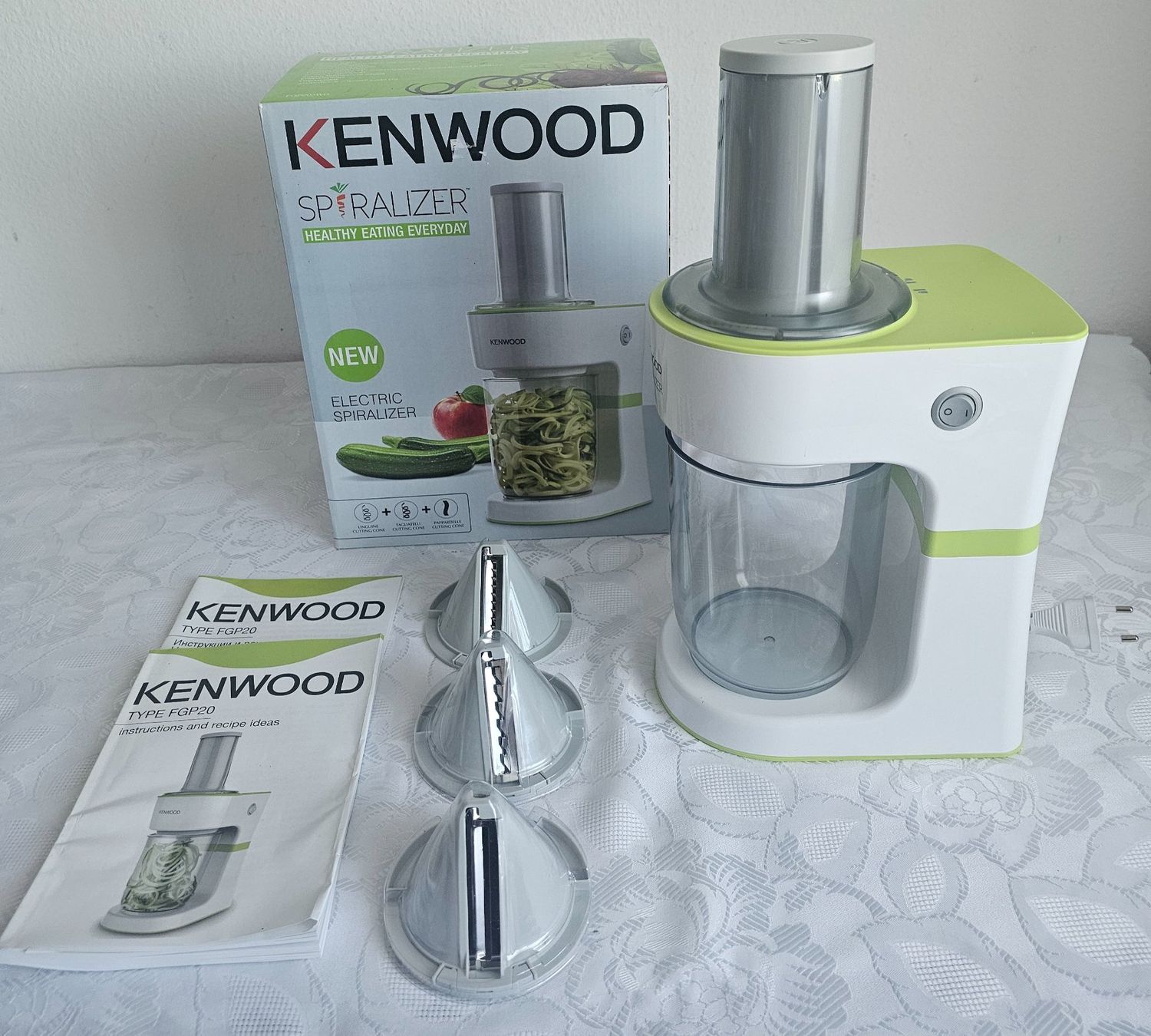 Kenwood Elettrodomestici da cucina: Kenwood FGP200WG Spiralschneider – Usato da Bronschhofen venduto da Xena37