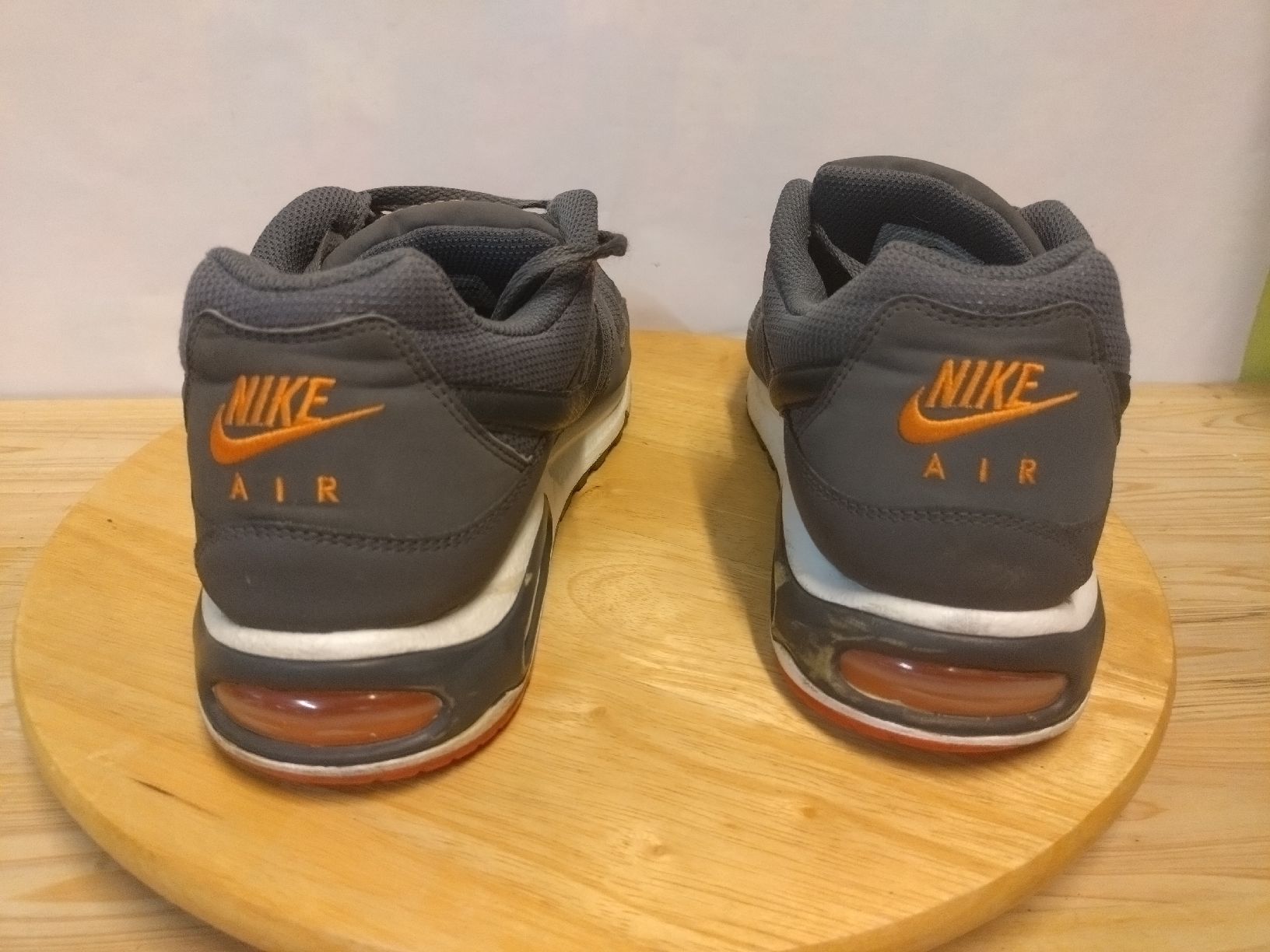 Nike Scarpe da uomo:  Nike Air Max Command gris orange T46 – Usato da Farvagny-le-Grand venduto da LaCaverne 4