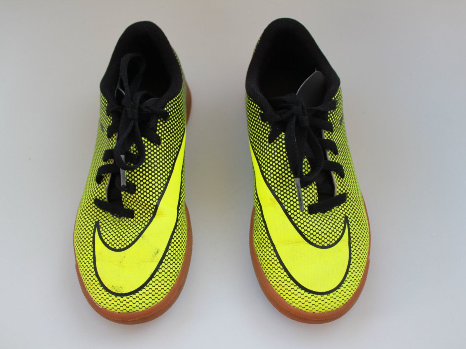 Nike Scarpe per ragazzi: Chaussures de football Nike t. 32 – Usato da Peseux venduto da Gilloss 1