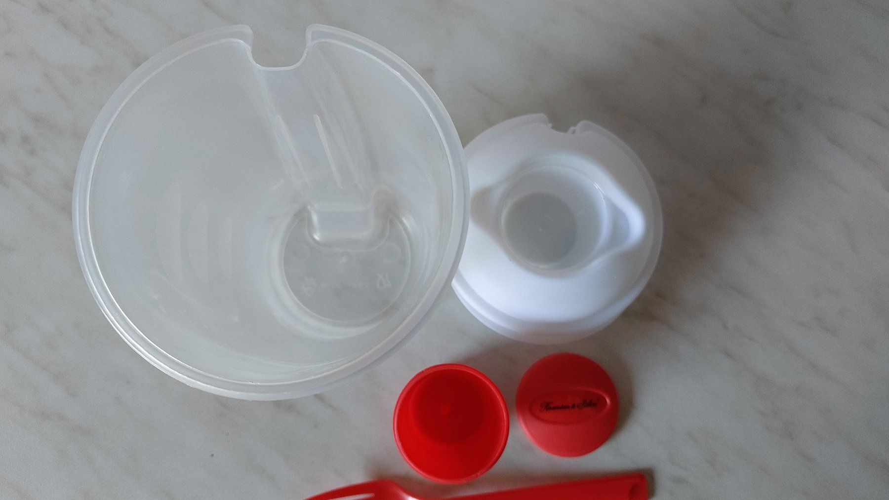 Contenitori & Simili: Frisches Essen unterwegs geniessen! Lunchbox Set, Rot. – Usato da Zollikofen venduto da Blackie 3