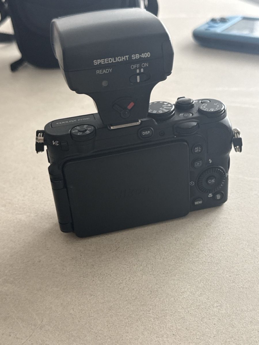 Nikon Fotocamera: Nikon Coolpix P7700 Digitalkamera mit Blitz SB-400 – Usato da Wetzikon ZH venduto da id.erd 1