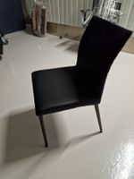 Schwarzer Stuhl, leder, ideal für Esszimmer/Büro