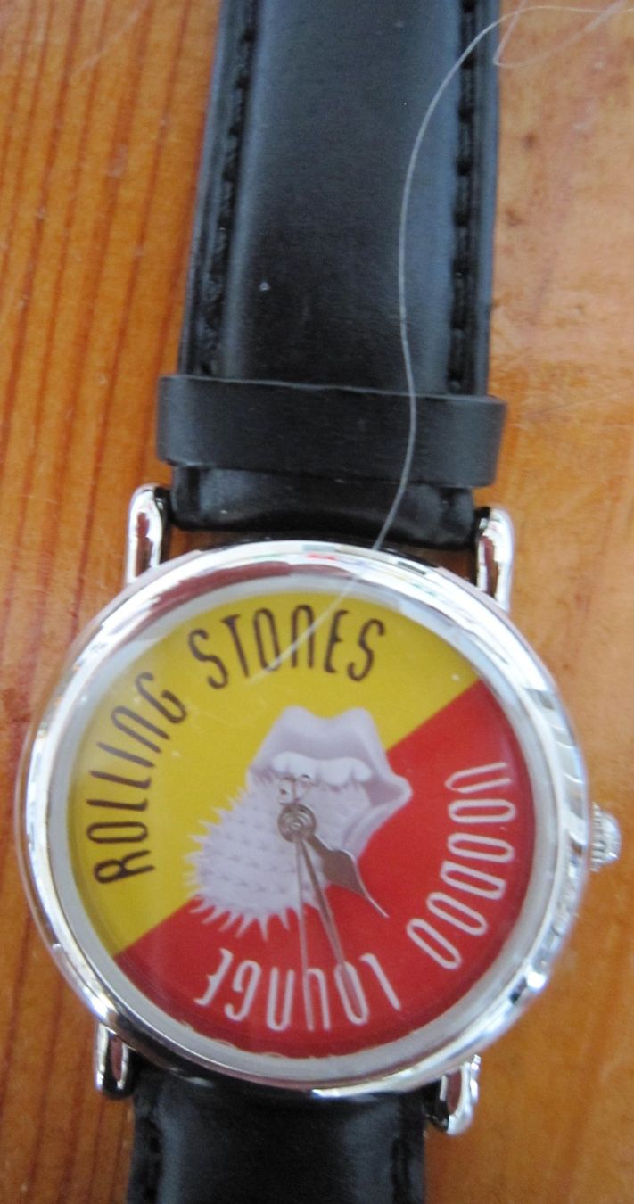 Orologi: Holzgittare mit  Rolling Stones Uhr – Nuovo e nell'imballaggio originale da Münsingen venduto da Rocking 4