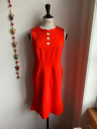 AKRIS punto: Neues orange/rotes Kleid mit Cutout,36, NP 1040
