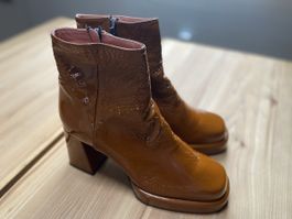 Plateau-Stiefeletten