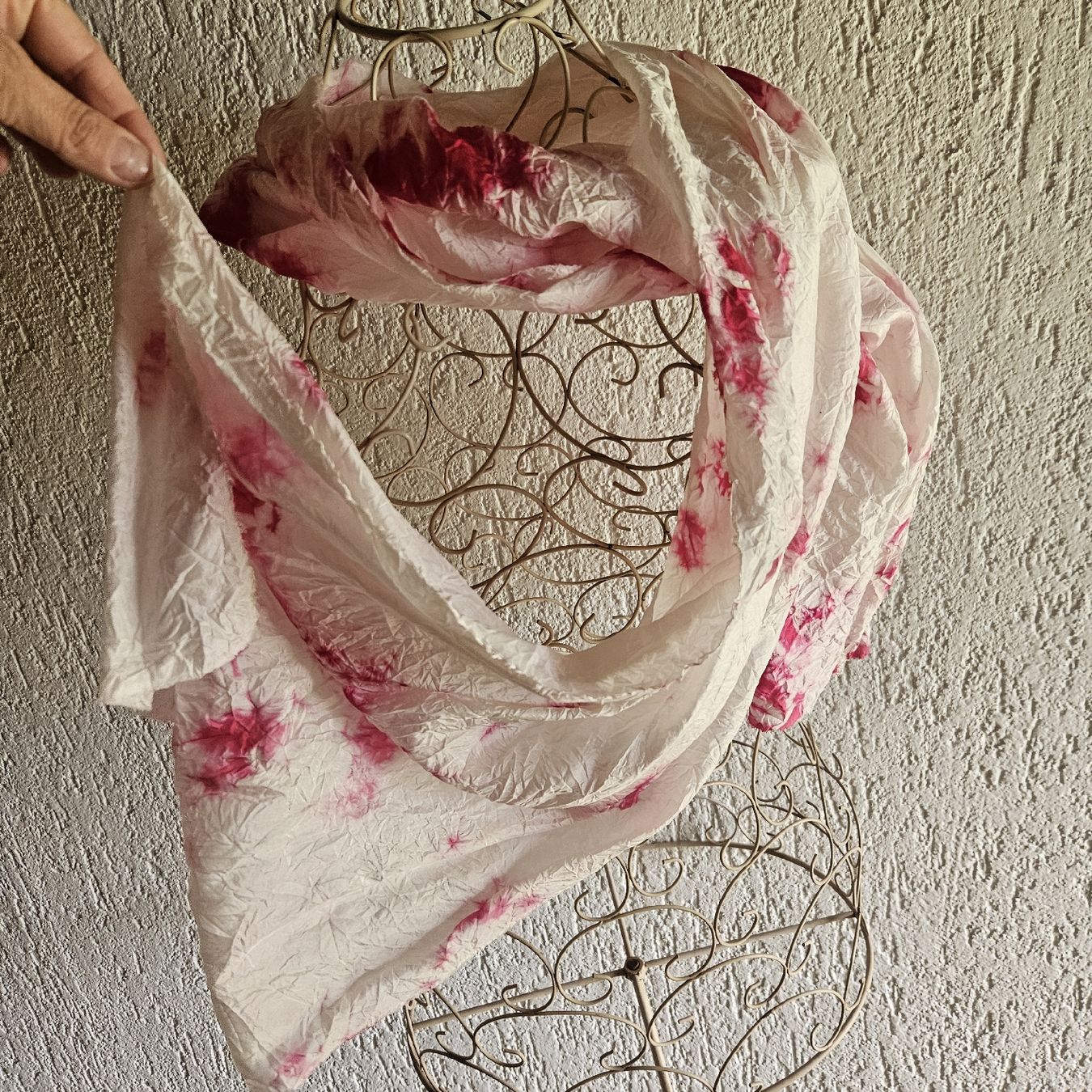 Foulard & Sciarpe: Wunderschöner Rosa Batik Seidentuch Seidenschal NEU – Nuovo (secondo la descrizione) da Eglisau venduto da kaya024 1