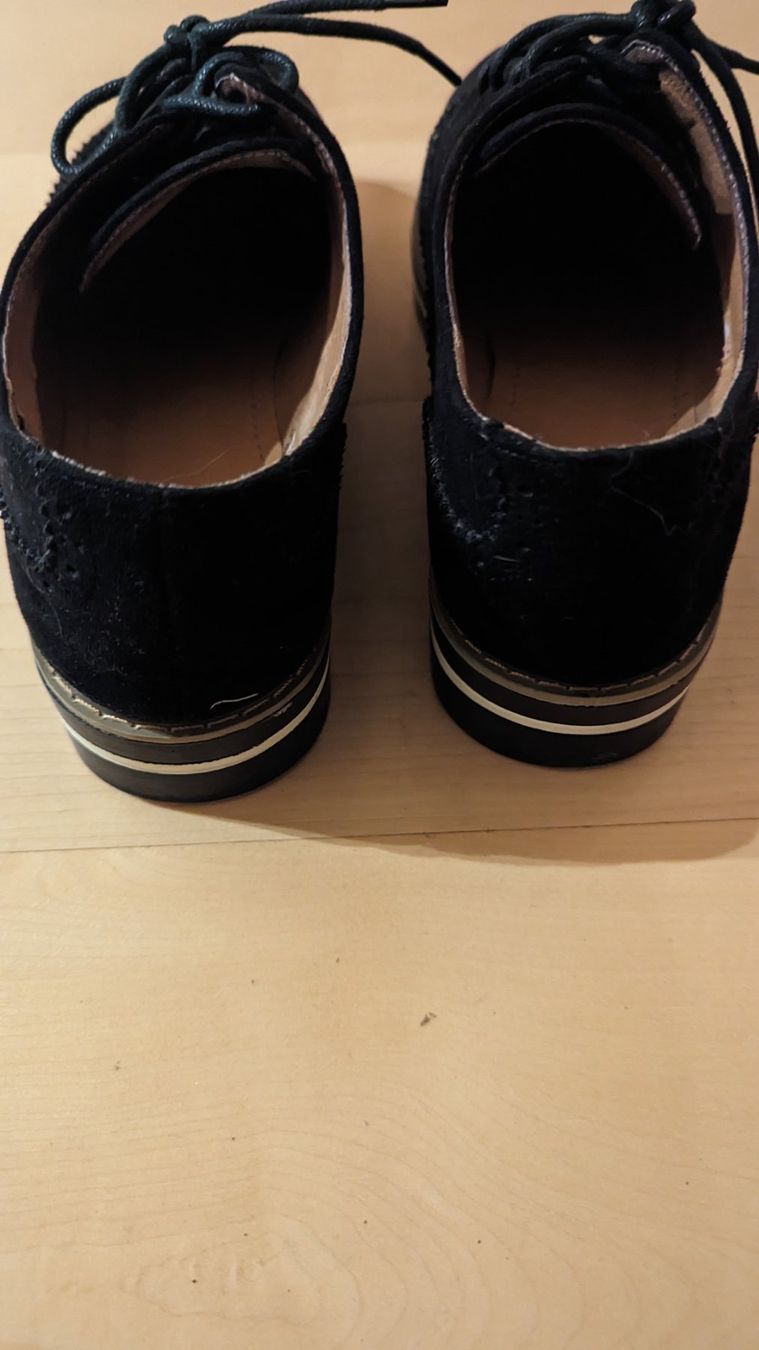 Scarpe da donna: schöne schwarze Schuhe – Usato da Wettingen venduto da Nini54 1
