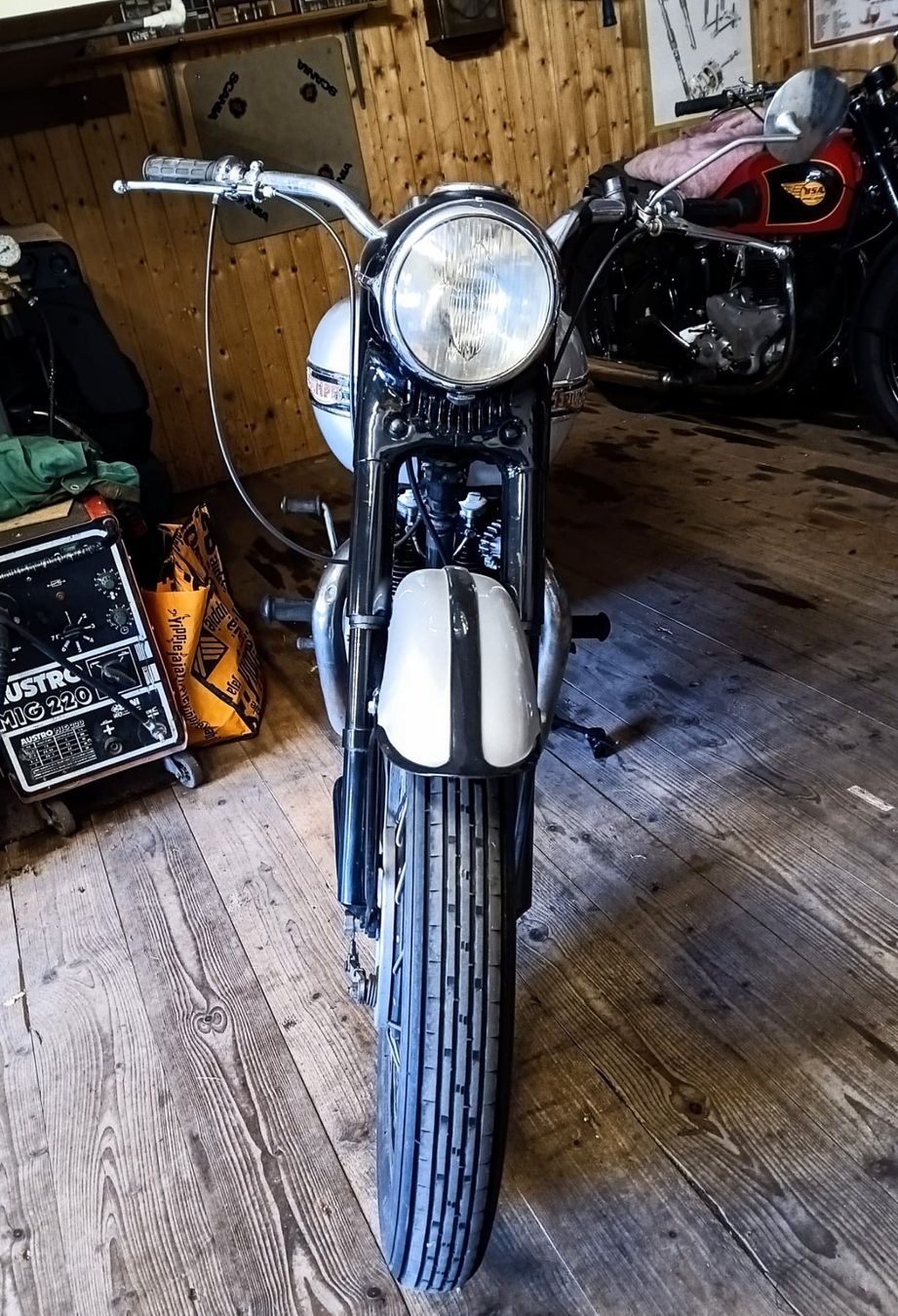 Triumph Strasse: Triumph Tiger 100 (T100) – Gebraucht aus Arni von JonnysRep 1
