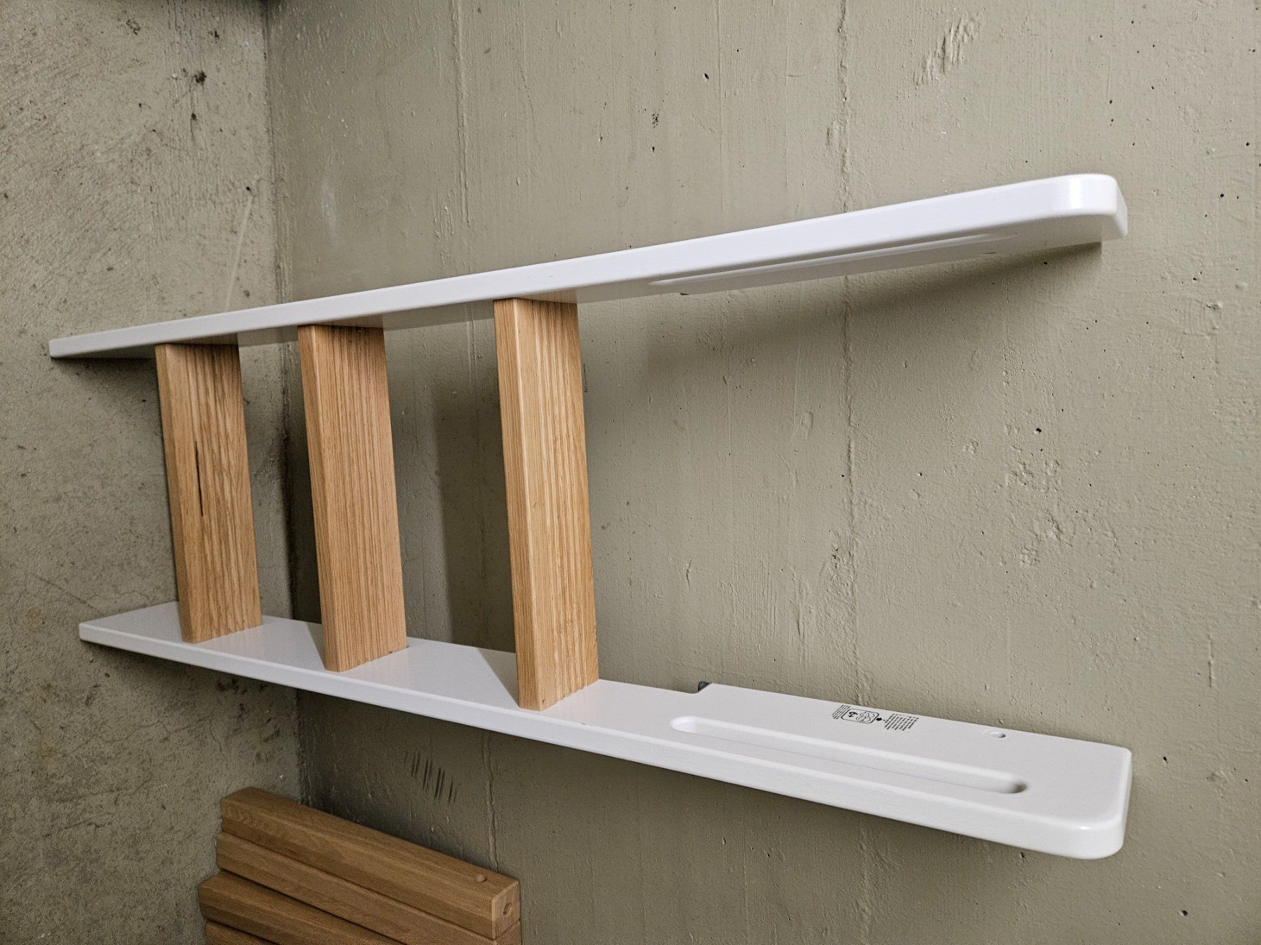 Flexa Toboggan: Weisse Kinderrutsche mit Holzstiege – D'occasion à Herisau par osm_5mb6 4