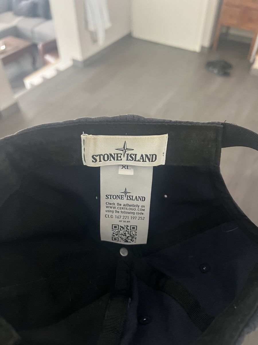 Stone Island Copricapi, berretti & cappellini: Stone Island cap navy – Usato da Villars-Ste-Croix venduto da Maaaat 2