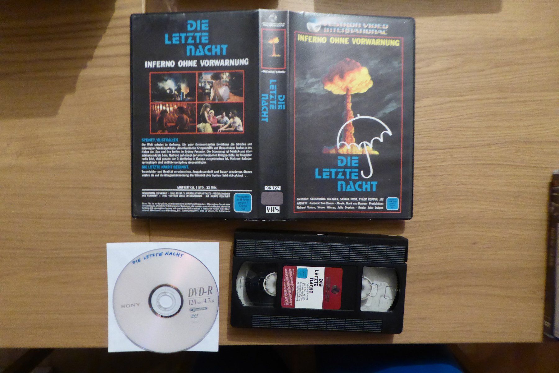 Tutti i VHS: VHS Die letzte Nacht mit Backup DVD – Usato da Allschwil venduto da Summelsarium