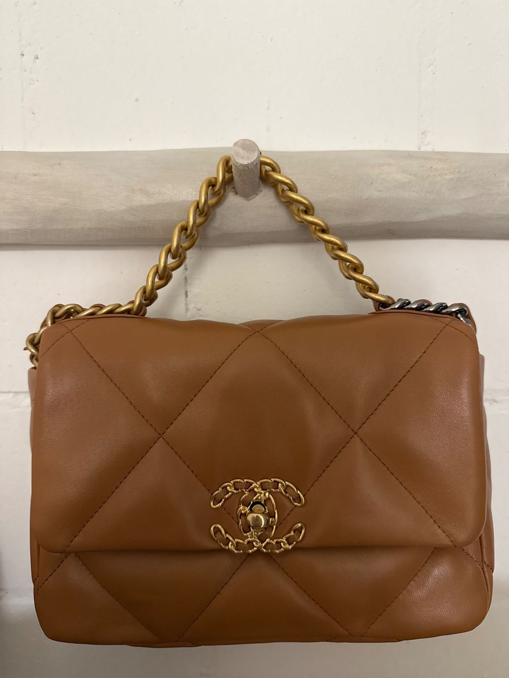 Chanel Borse: Chanel 19 small – Usato da Magden venduto da Shopping-Queen1