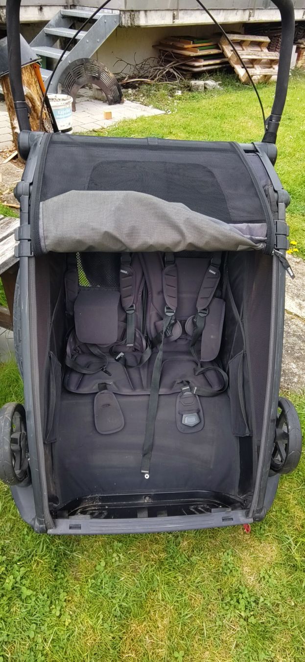 Thule Rimorchi: Thule Chariot Sport 2 Black Modell 2021 – Usato da Neftenbach venduto da Offroad4x4Garage 2
