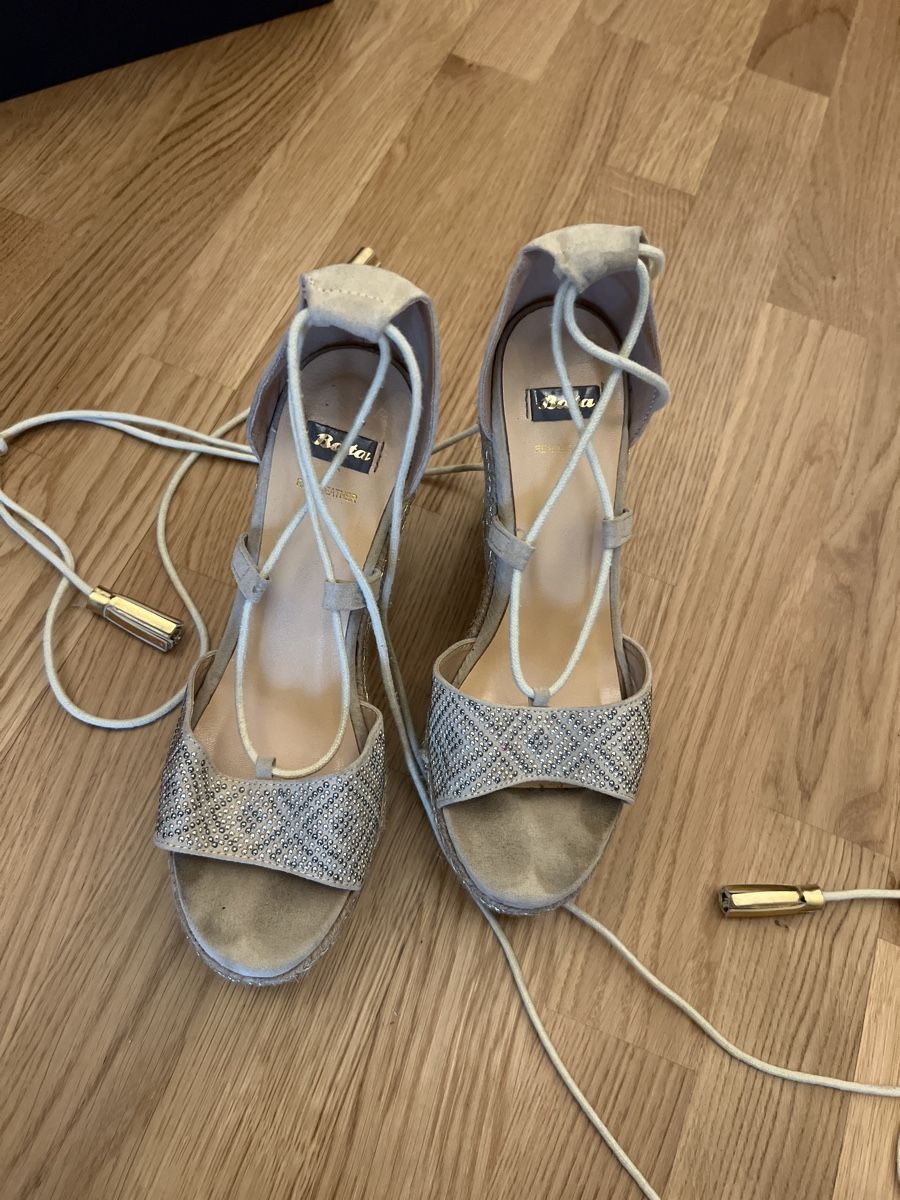 Scarpe da donna: Chic Summer Wedges - Beige, size 38, – Usato da Zürich venduto da Jasmin3S