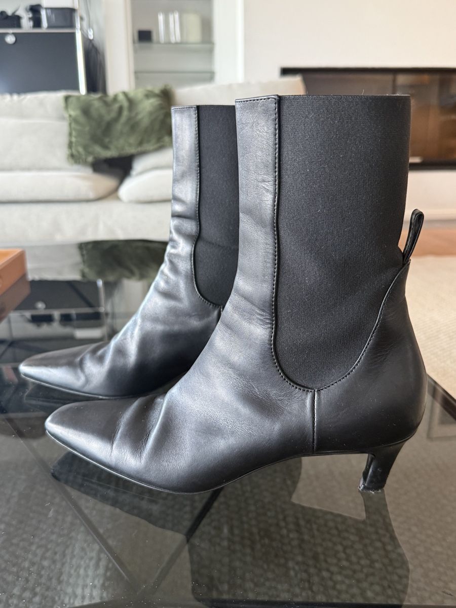 Totême Damenschuhe: Totême Black City Boots Size 40 – Gebraucht aus Kilchberg von anloufra 2