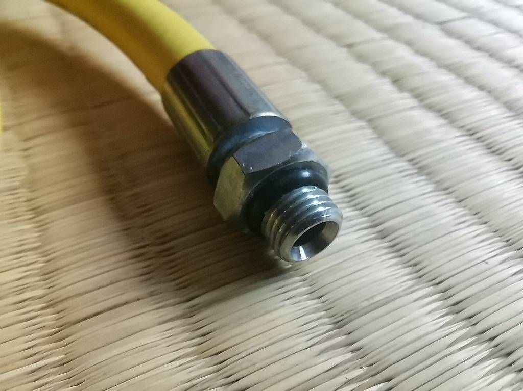 Respiratori & Giubbotti: Stage- oder Oktopusregler ND-Gummischlauch (3/8") Gelb 100cm – Usato da Wiler b.Utzenstorf venduto da Pt68 2