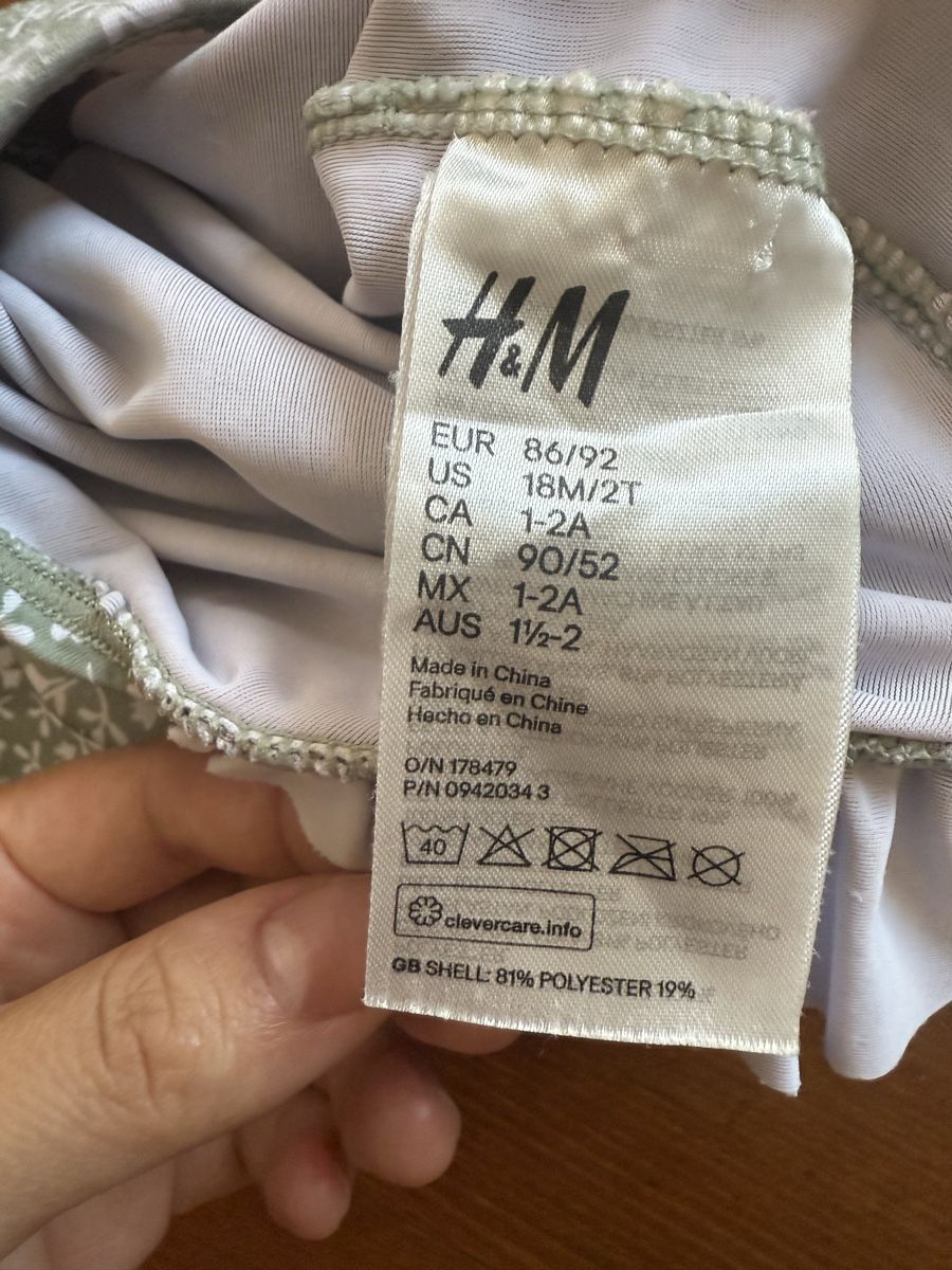 H&M Badehosen: UV Badeshirt – Gebraucht aus Thalwil von Phoebe8800 1