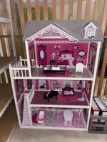 Grosses Puppenhaus aus Holz mit Möbeln, Top Zustand!