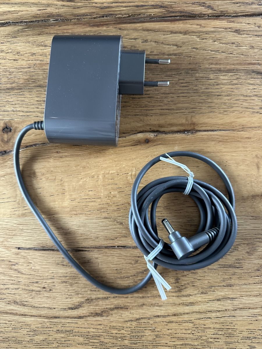 Dyson Aspirapolveri & Accessori: Dyson Ladegerät / Netzteil - NEU – Nuovo (secondo la descrizione) da Zürich venduto da maxiim 1