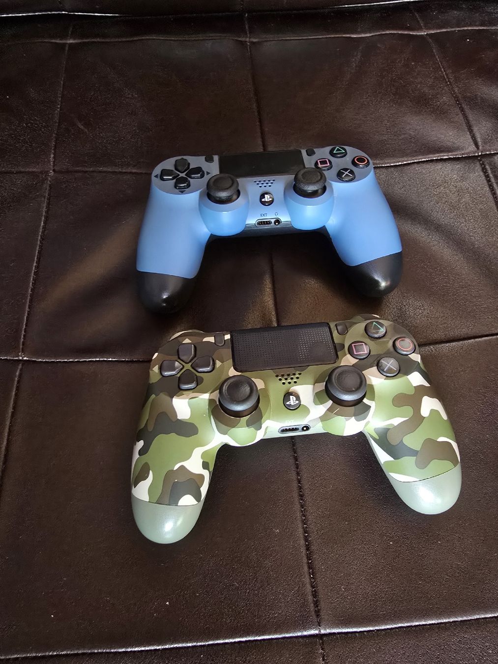 Sony Console: 2 mal Sony PS4 Controller – Usato da Bronschhofen venduto da dvnb 2