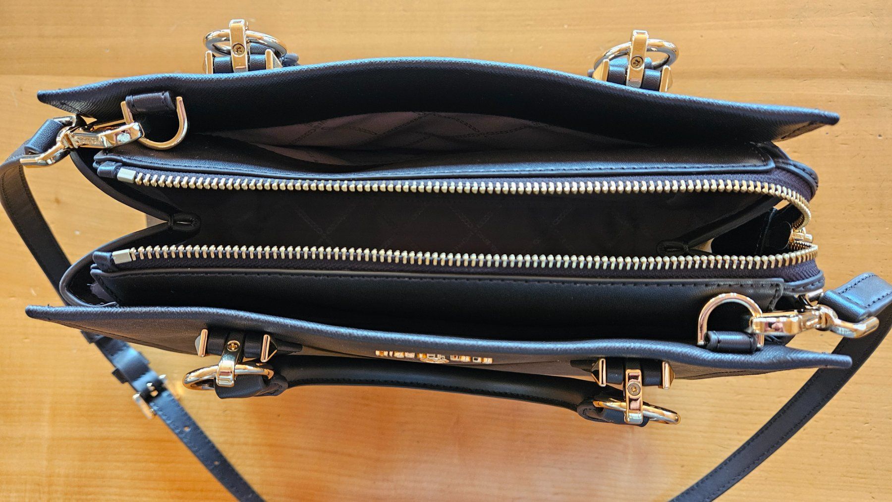 Michael Kors Borse da donna: Handtasche Michael Kors – Nuovo (secondo la descrizione) da Schangnau venduto da COBRASOL 1