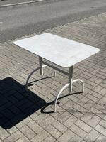 Blechtisch / Metalltisch / Gartentisch sehr stabil