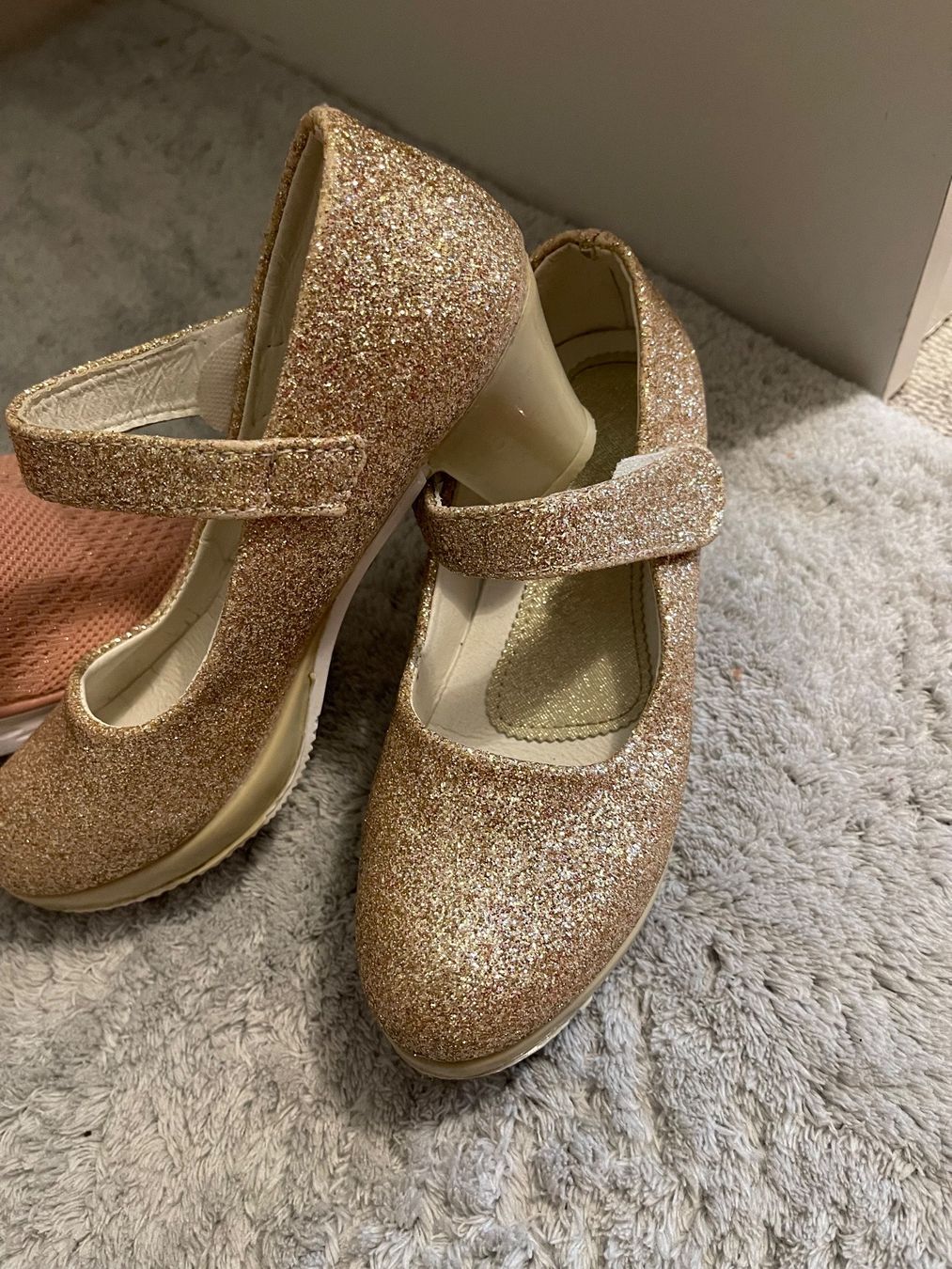 Scarpe per ragazze: Schöne Neue Schuhe! – Nuovo (secondo la descrizione) da Benglen venduto da Shamily 5