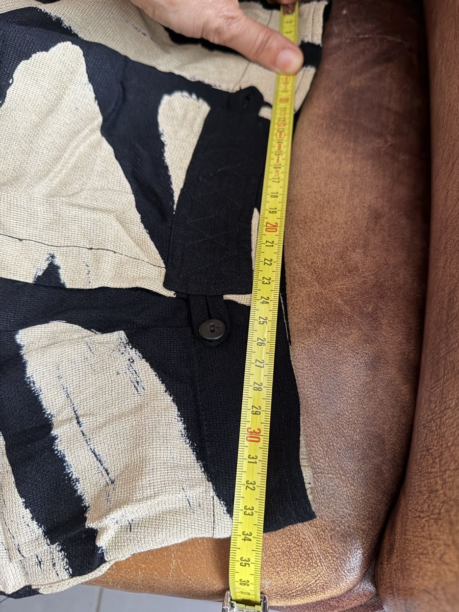 Hosen: Animale Hose mit schlitzen  – Gebraucht aus Obfelden von tan_9lj9 4