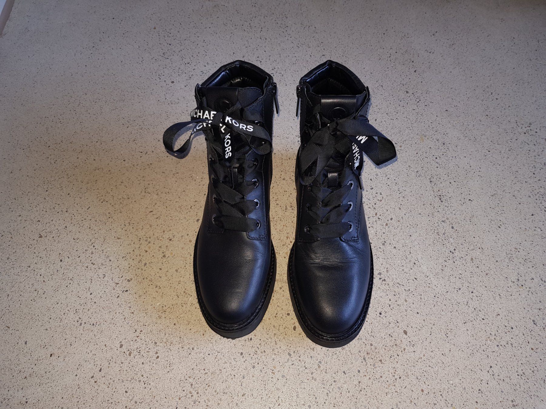 Michael Kors Scarpe da donna: Michael Kors Lederstiefeletten Grösse 37.5 – Nuovo (secondo la descrizione) da Basel venduto da Birs868 1