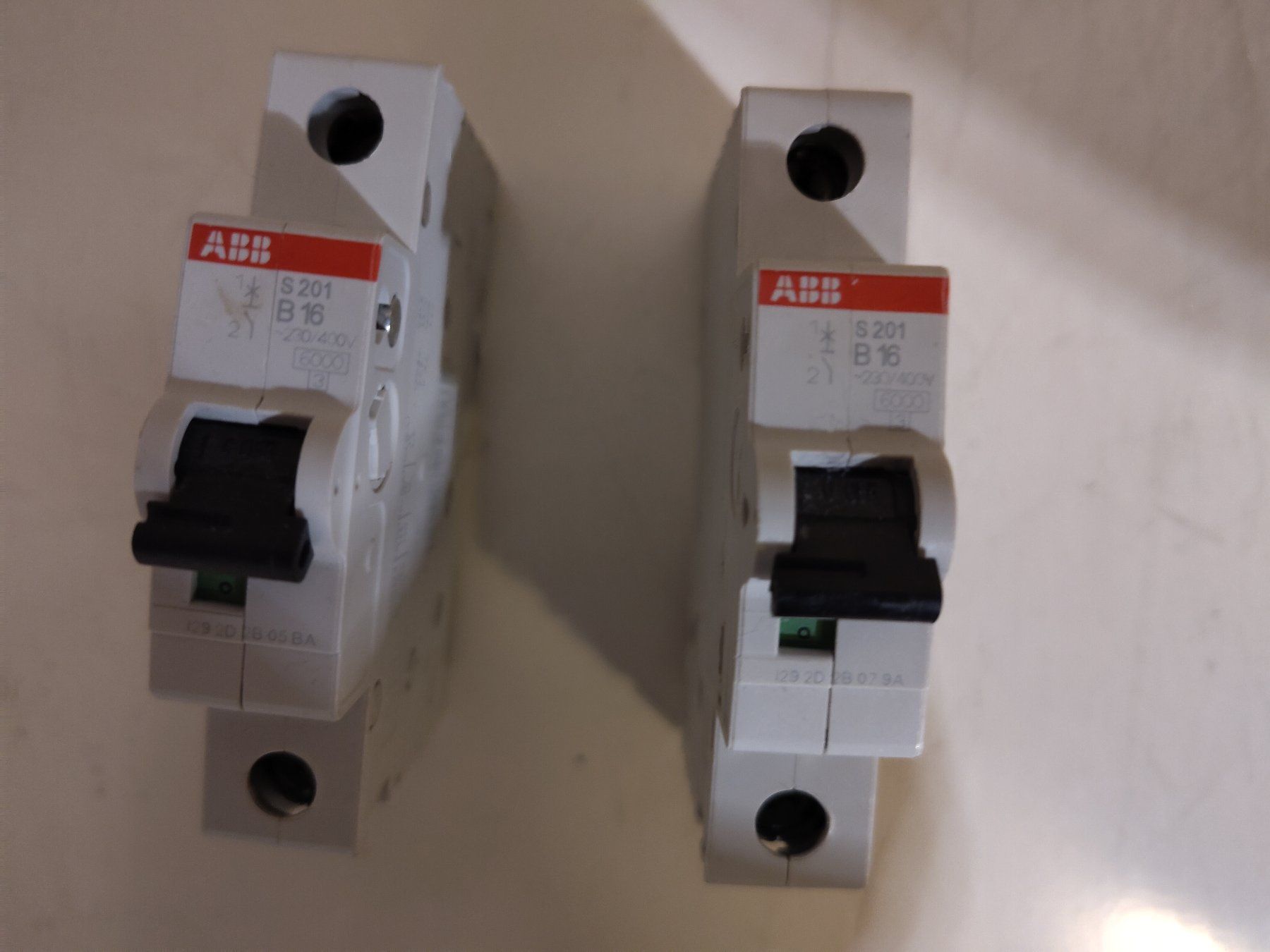 ABB Interruttori: ABB Leitungsschutzschalter LS B16 – Nuovo (secondo la descrizione) da Aarau venduto da Stevia
