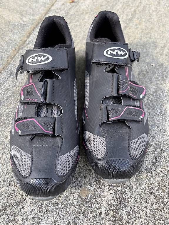 Scarpe da donna: Moutainbikeschuhe neu – Usato da Spiez venduto da Lenneli